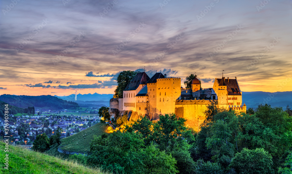 日落时的瑞士阿尔高伦茨堡城堡
