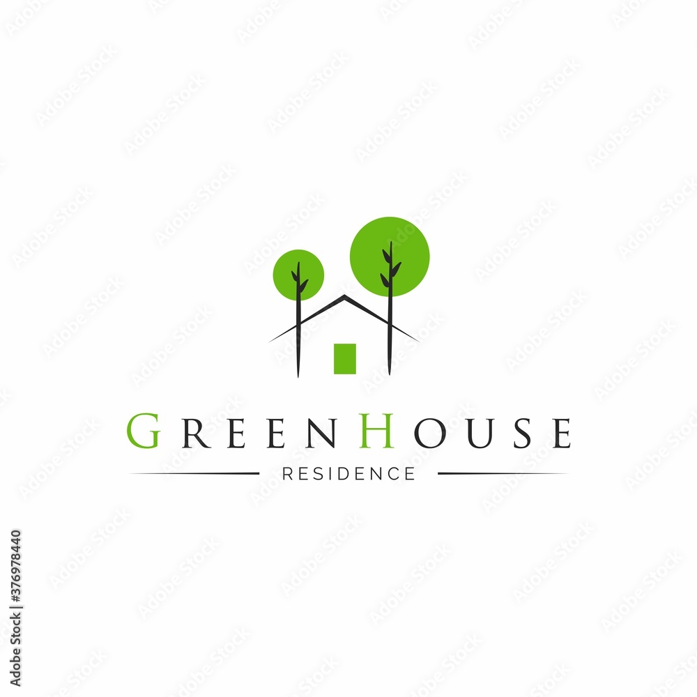 绿房子标志。树间房子标志模板。绿色住宅标志。
