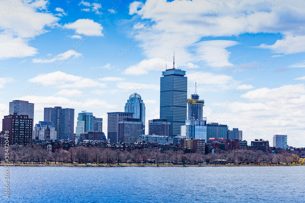 美国马萨诸塞州波士顿市中心的查尔斯河景观
