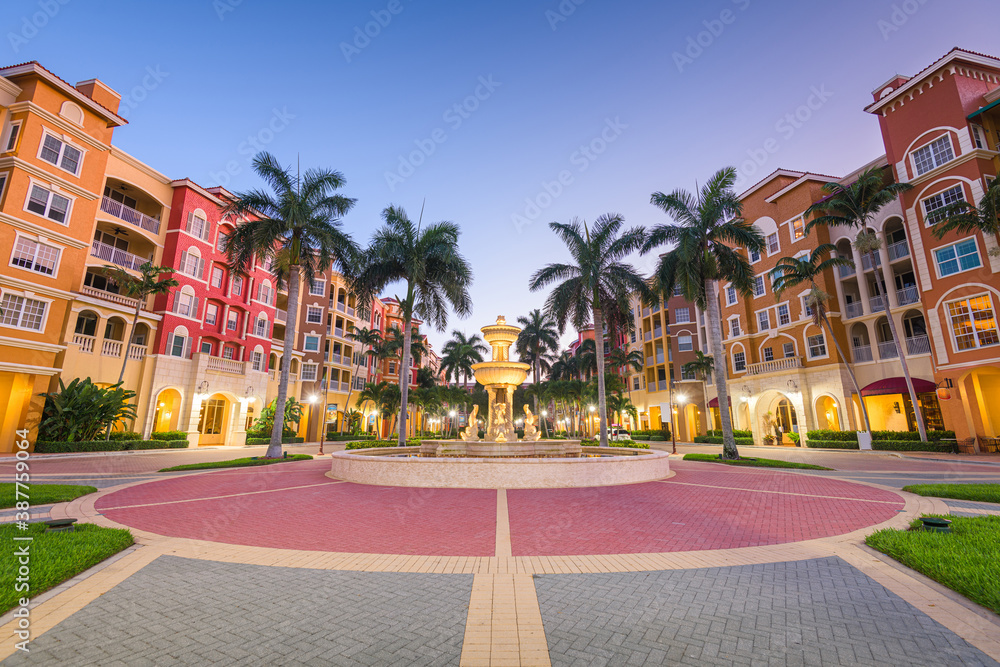 美国佛罗里达州那不勒斯，暮光之城广场