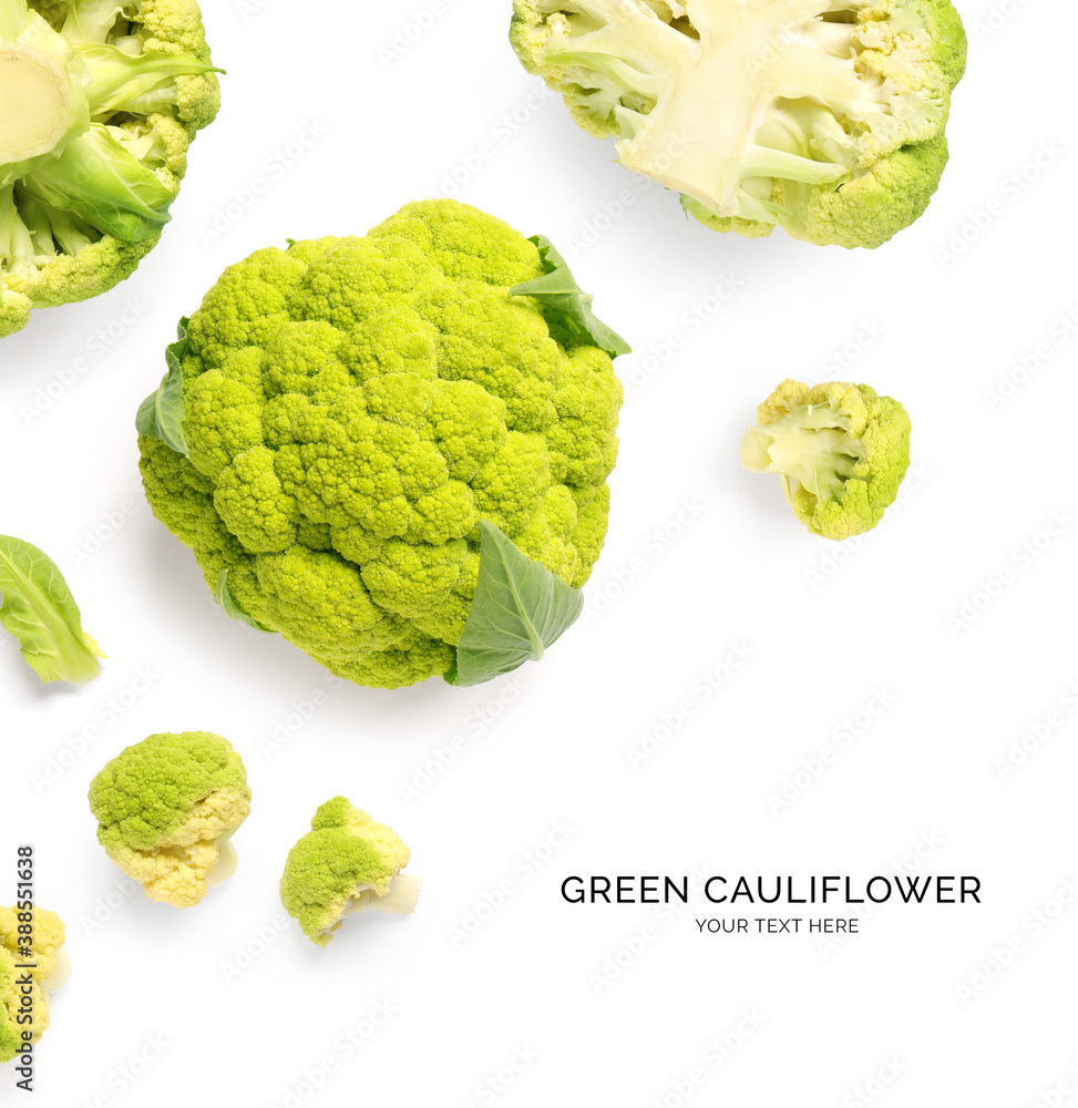 由绿色花椰菜在白色背景上制成的创意布局。平面布局。食品概念。宏观合作