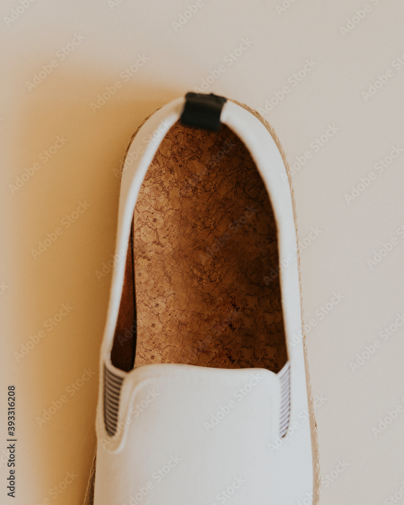男式白色帆布鞋滑套橡胶软木鞋垫模型