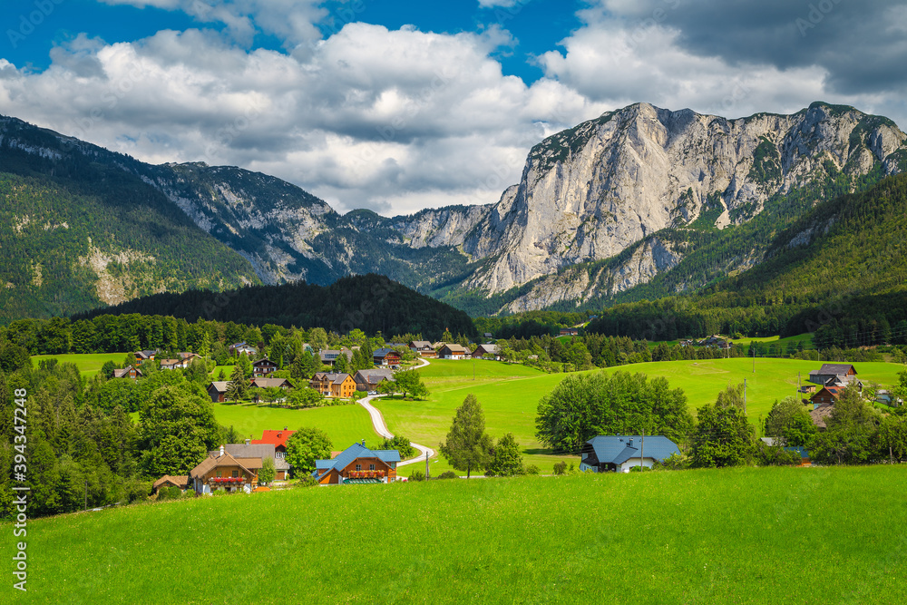 奥地利萨尔茨卡默古特阿尔陶塞，令人惊叹的高山村庄风光和高山