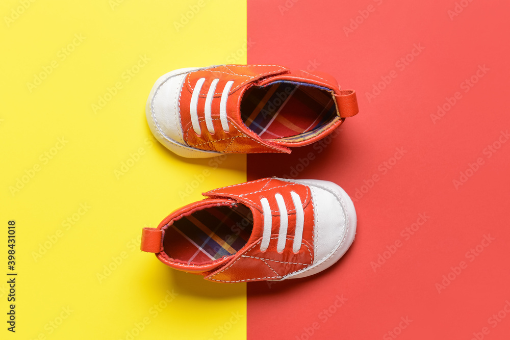 彩色背景童鞋