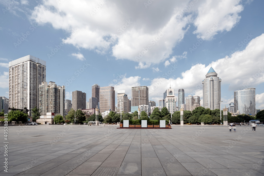防御工事广场是中国贵州省贵阳市的标志性建筑。