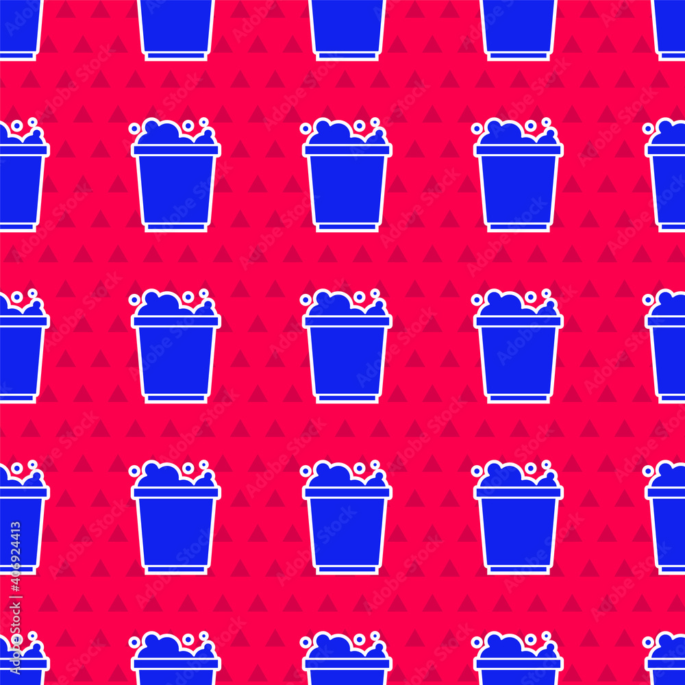 蓝色水桶，红色背景上有泡沫和气泡图标隔离无缝图案。清洁服务