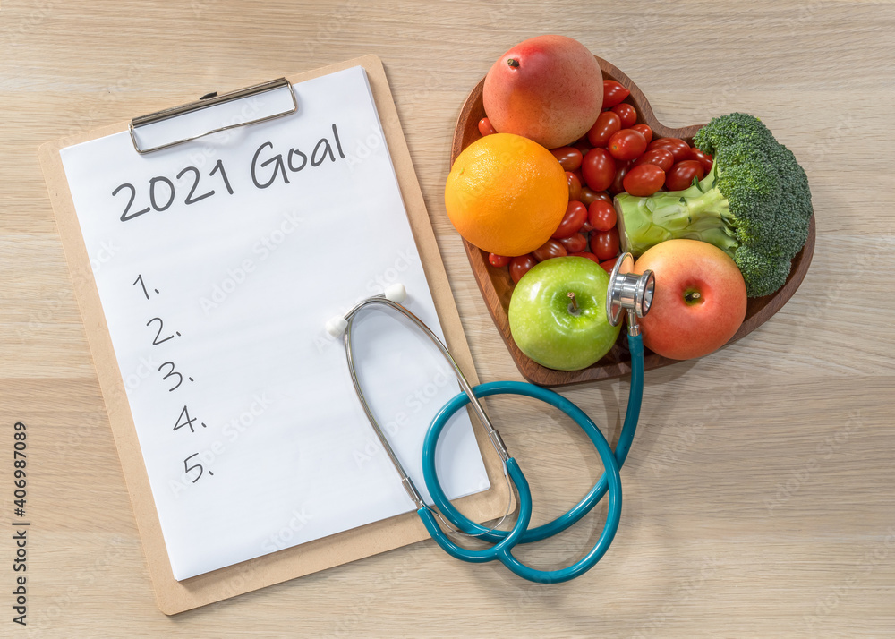 医疗剪贴板上的2021目标新年记事本年度规划师、健康计划f的提醒列表