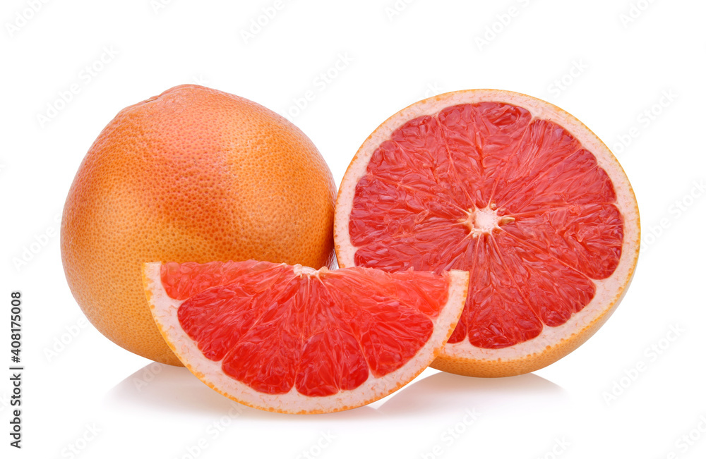 在白色背景上分离的葡萄柚，具有剪切路径