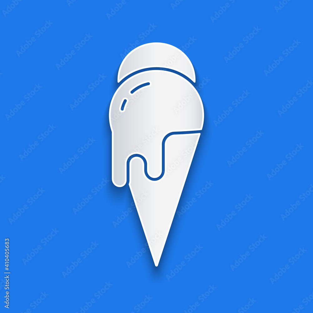 华夫饼锥形切纸冰淇淋图标，蓝色背景。甜美的象征。纸艺风格。