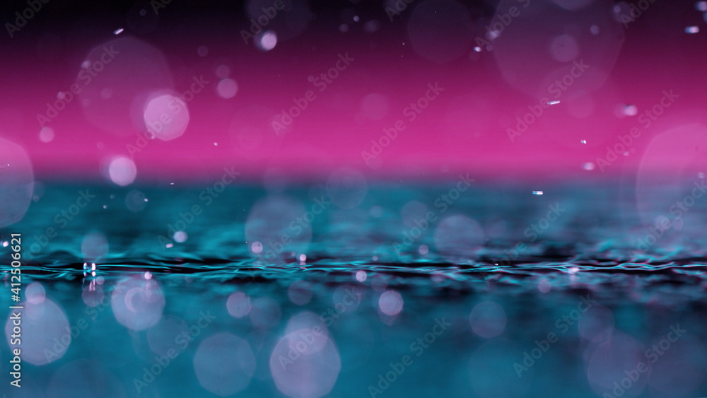 霓虹蓝粉色的水面撕裂