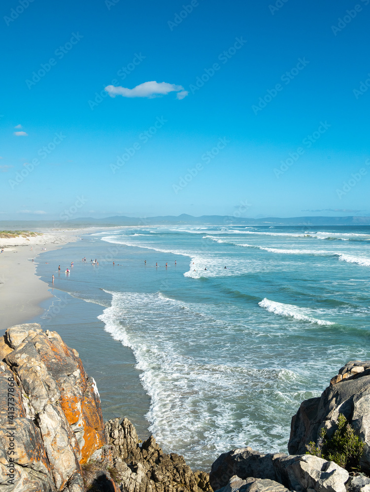 石窟海滩和沃克湾。赫尔曼努斯。鲸鱼海岸。奥弗伯格。西开普省。南非