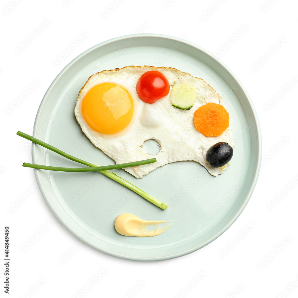 儿童创意早餐，白底蛋和新鲜蔬菜