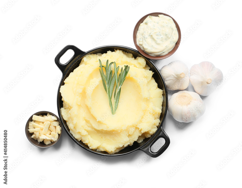 白底土豆泥和大蒜的盘子