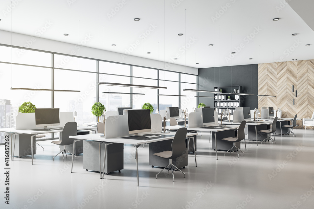 现代开放空间办公室的生态风格室内设计，灰色桌椅，木质装饰墙