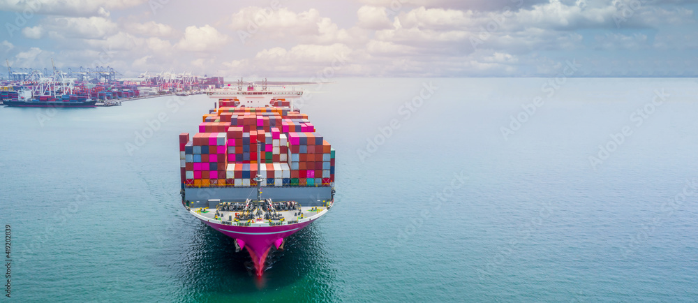 海港商业码头集装箱船全球商务货运进出口物流运输