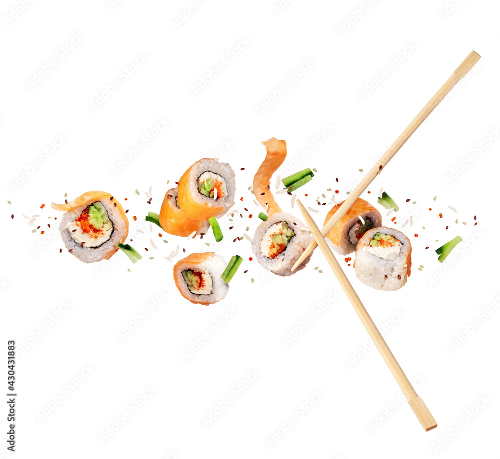 新鲜寿司卷，白底三文鱼在空中