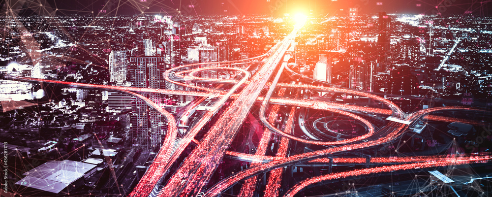 具有数字数据传输图形的未来道路运输技术，显示了交通的概念