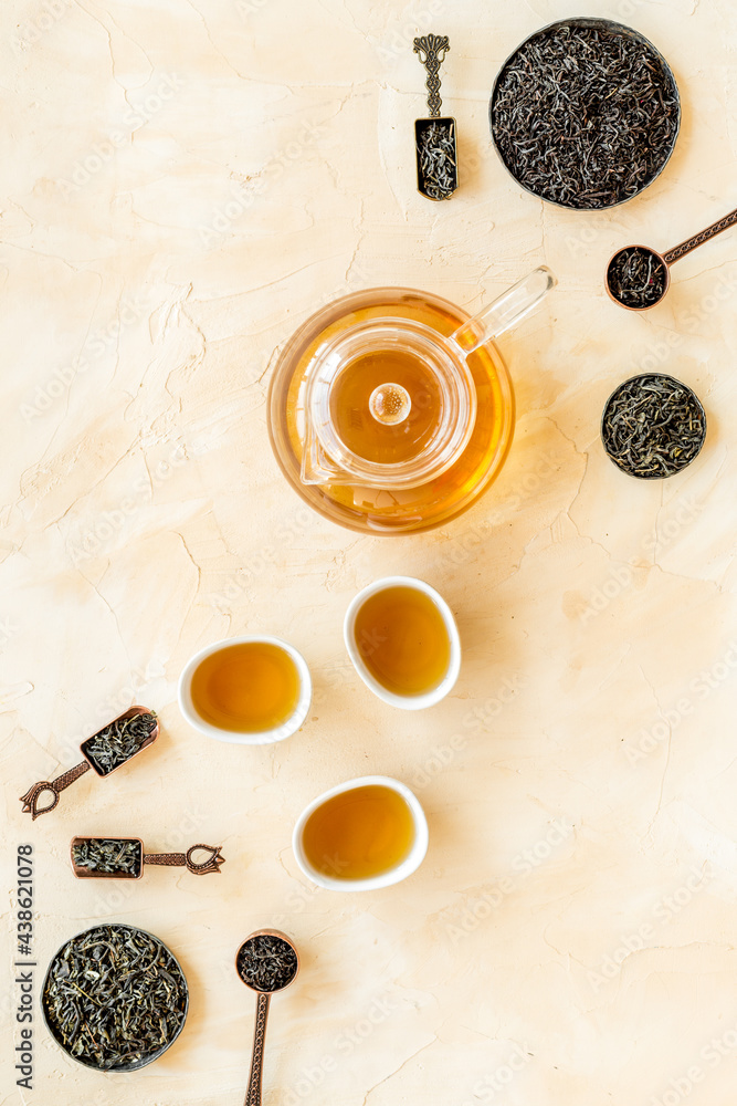 一套干叶茶，俯视图。亚洲茶概念