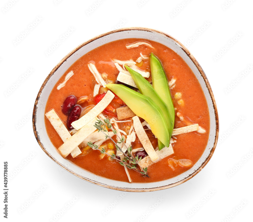 一碗美味的白底鸡肉墨西哥浓汤