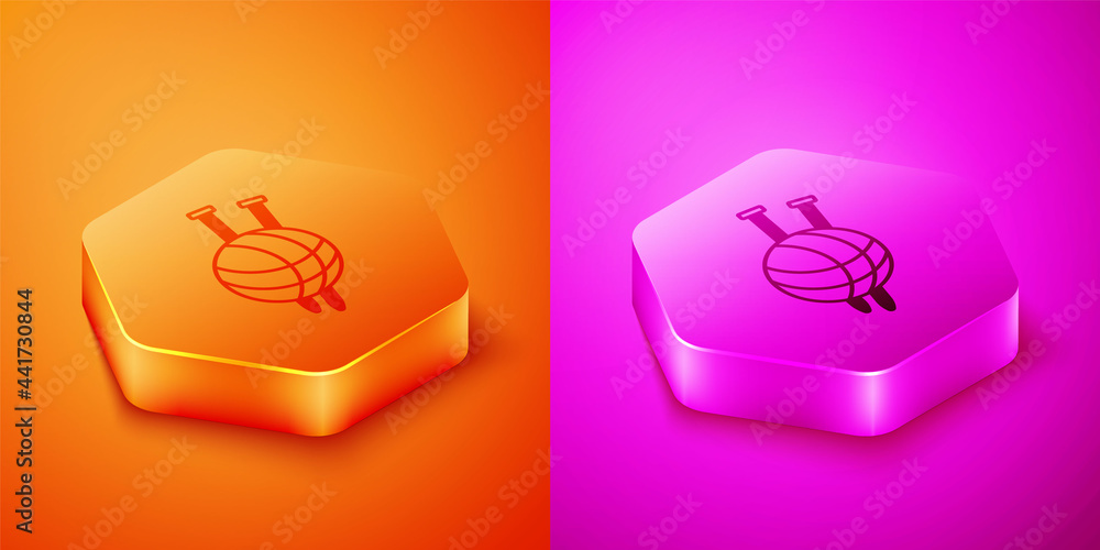 橙色和粉色背景上隔离的带编织针的等距纱线球图标。han标签