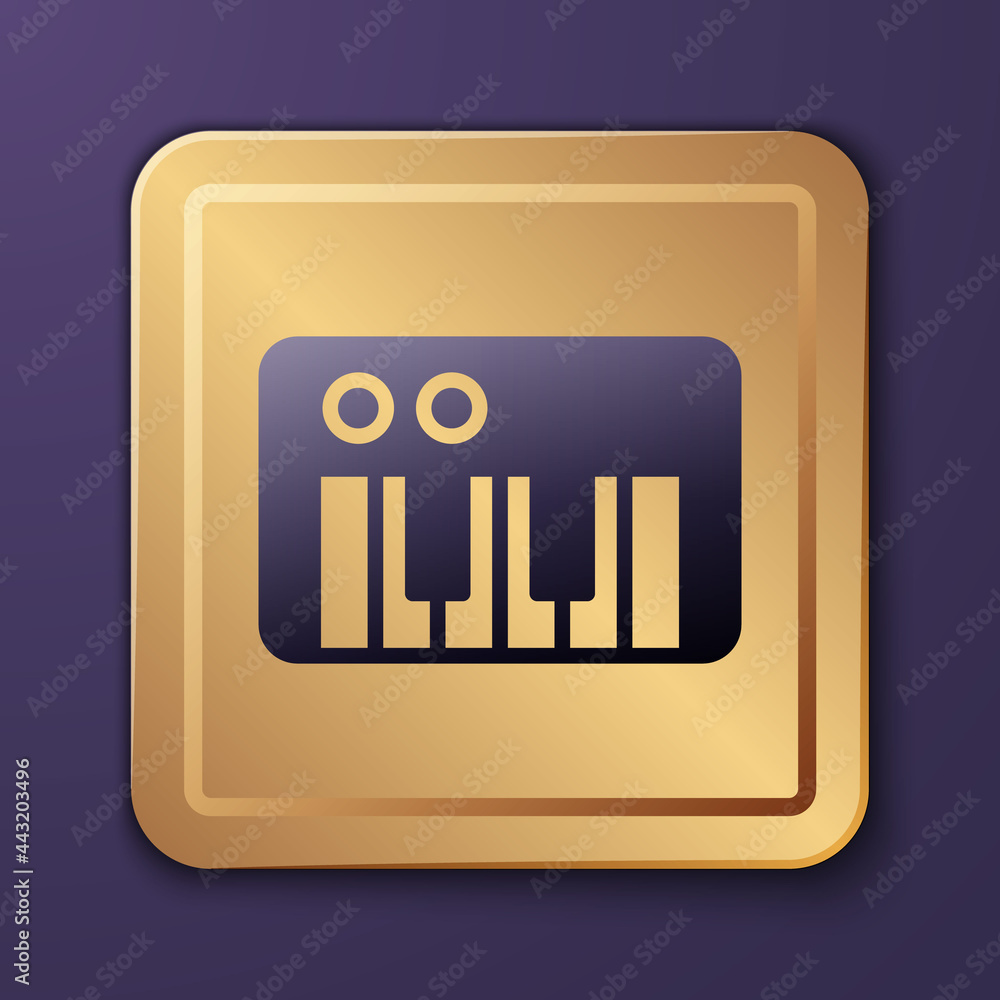 紫色音乐合成器图标隔离在紫色背景上。电子钢琴。金色方形按钮。V