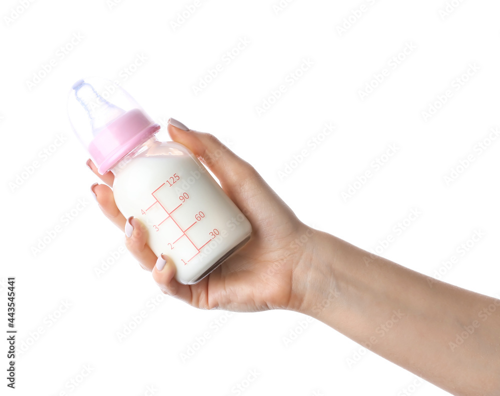 女性手持白色背景婴儿奶瓶