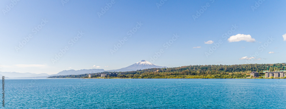 智利普康维拉里卡火山景观