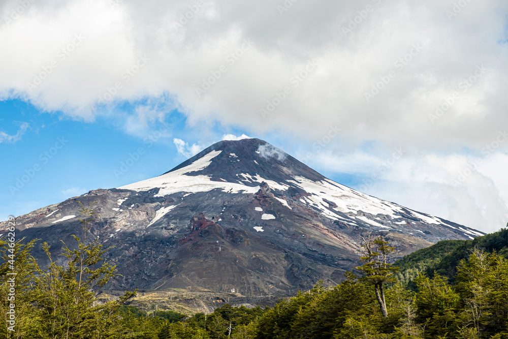 智利普肯维拉里卡火山景观。