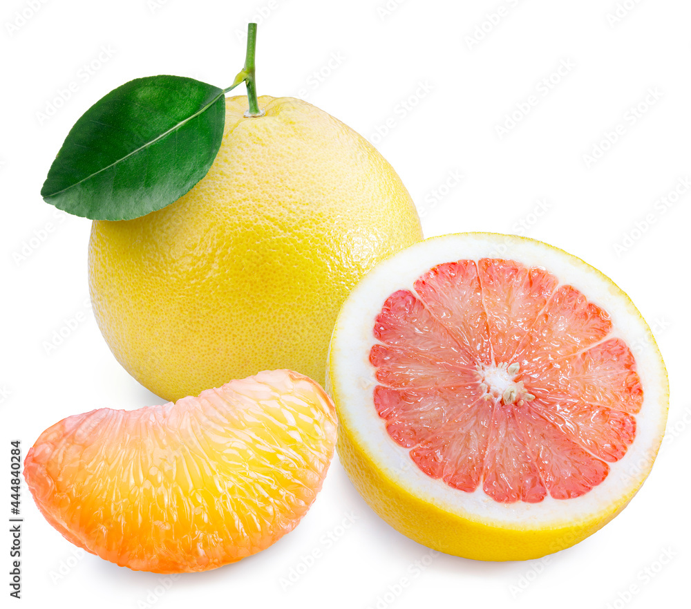 白色背景上分离的新鲜葡萄柚，白色背景上带修剪的新鲜黄柚子