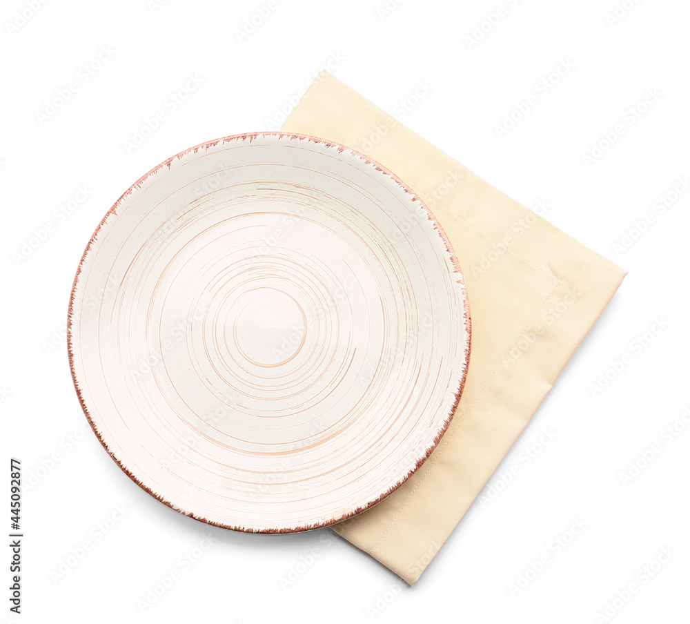 白底布餐巾和餐盘