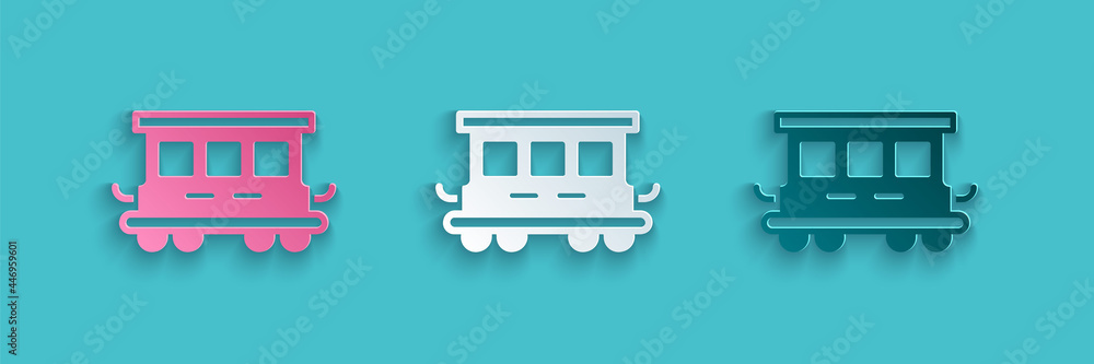 蓝色背景上隔离的剪纸客车玩具图标。铁路车厢。纸艺棚