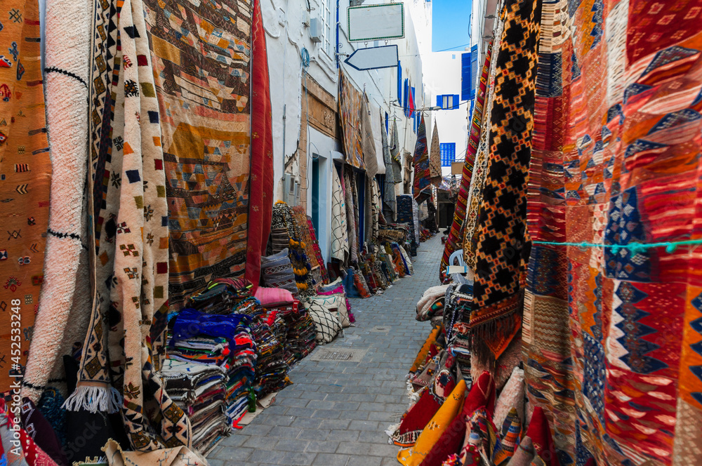 东方地毯/摩洛哥露天市场的东方地毯。
