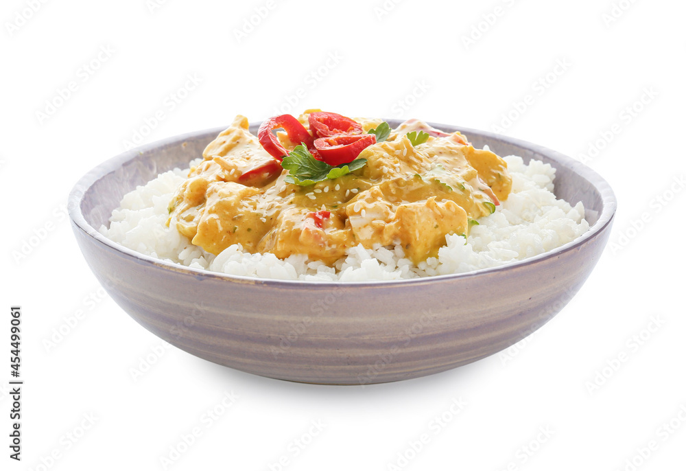 一碗美味的咖喱鸡配白底米饭