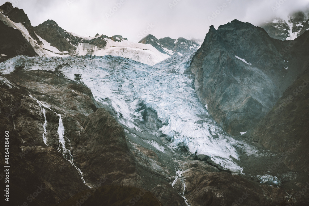高山冰川景观高加索山脉俄罗斯自然旅游风景户外Tsey峡谷