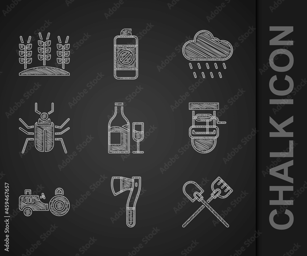 套装酒瓶配玻璃、木斧、铲子、井桶、拖拉机、虫蝇、云雨和Whe