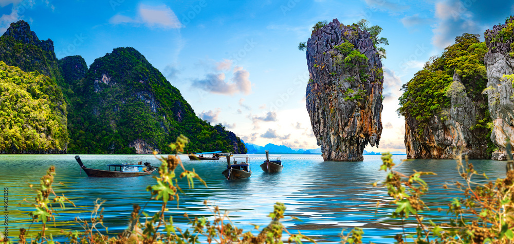 Paisaje escénico de Phuket. Paisaje marino y playa idílica paradisíaca.Paisaje Tailandia mar e isla.