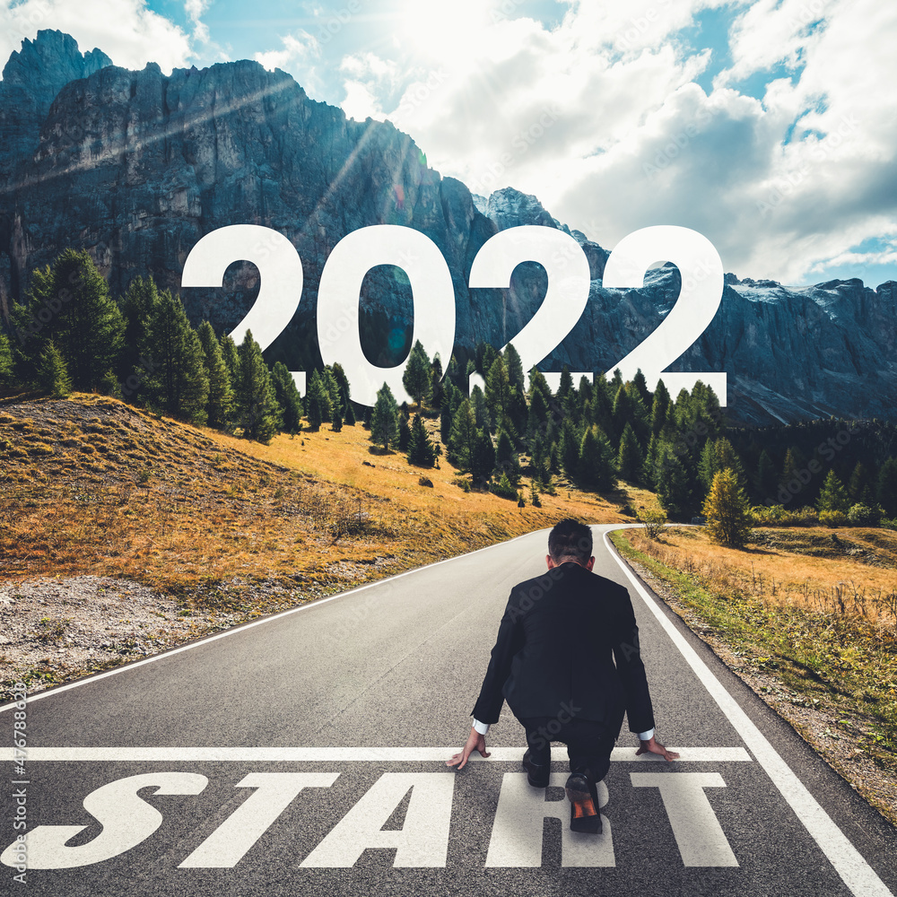 2022年新年之旅与未来愿景理念。商旅高速路领军