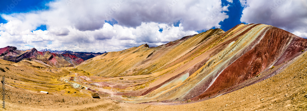秘鲁库斯科附近的维尼孔卡彩虹山
