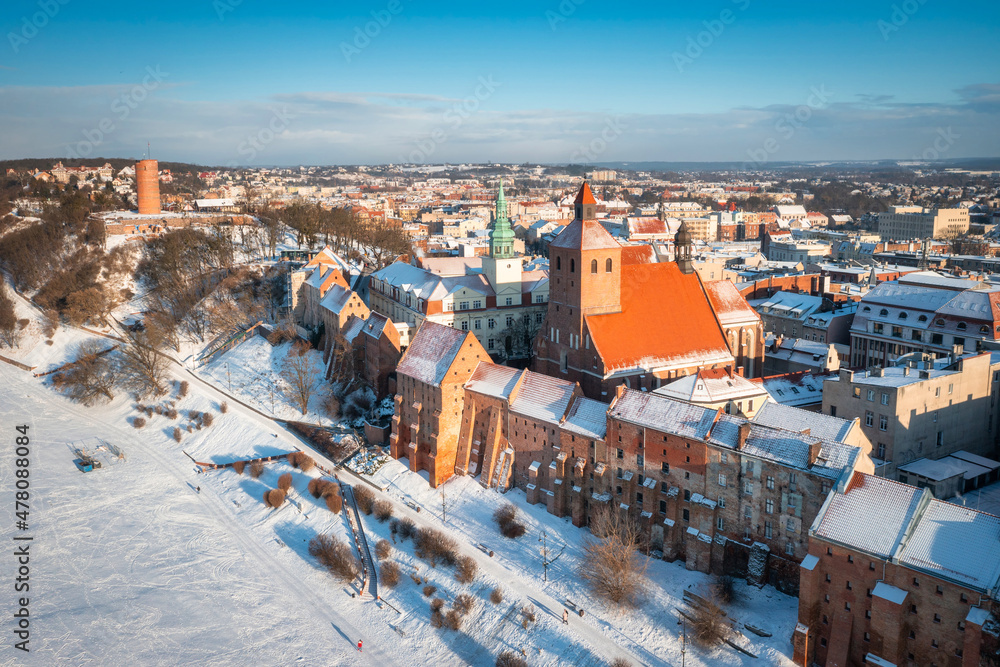波兰，冬天下雪，维斯瓦河畔的格鲁季亚兹市