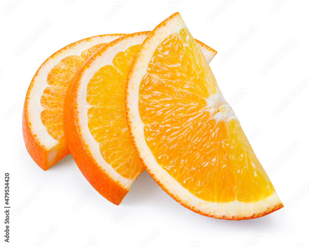 白色背景上分离的橙色切片。带修剪路径的橙色水果切片。全深度封地