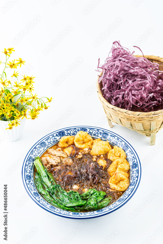 中国湖南特色美食水煮紫薯粉丝