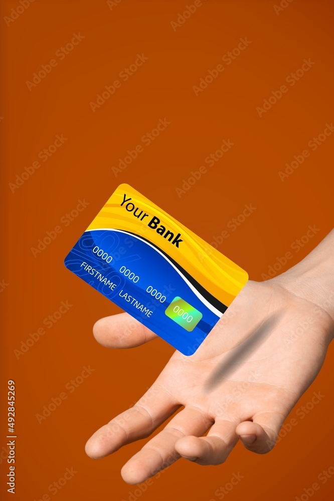 一只手拿着悬浮模板，后台有在线服务的银行信用卡