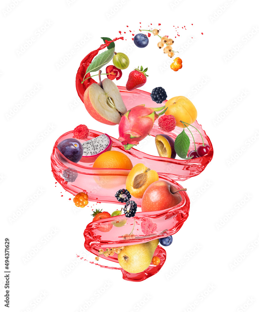 不同的水果和浆果，果汁呈漩涡状飞溅