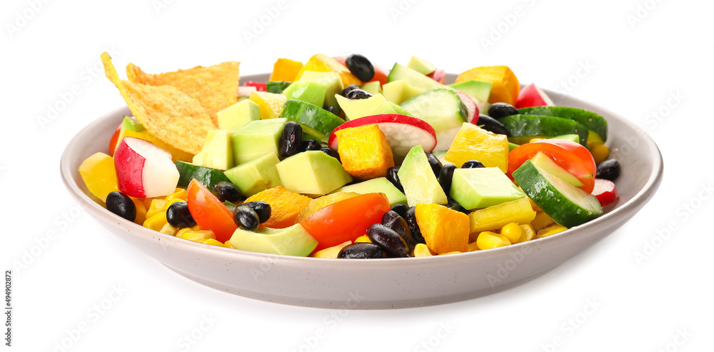 一碗美味的墨西哥蔬菜沙拉，白底黑豆和萝卜