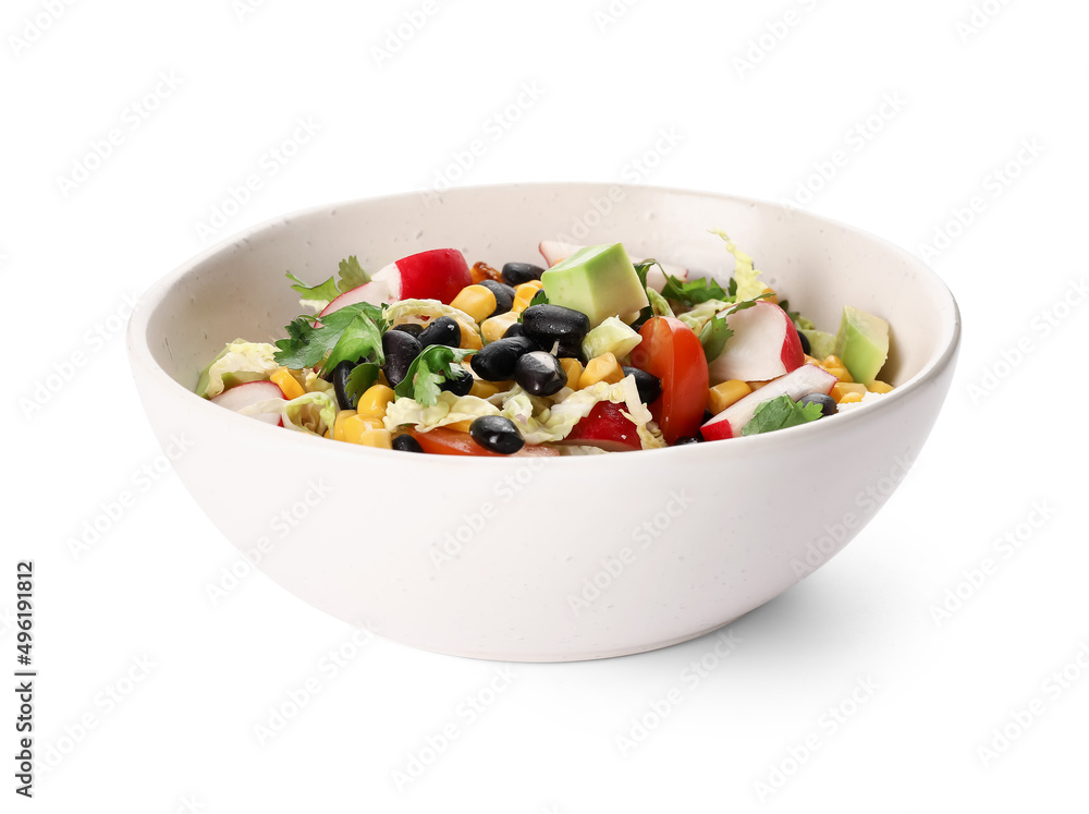 一碗墨西哥蔬菜沙拉，白底萝卜和黑豆