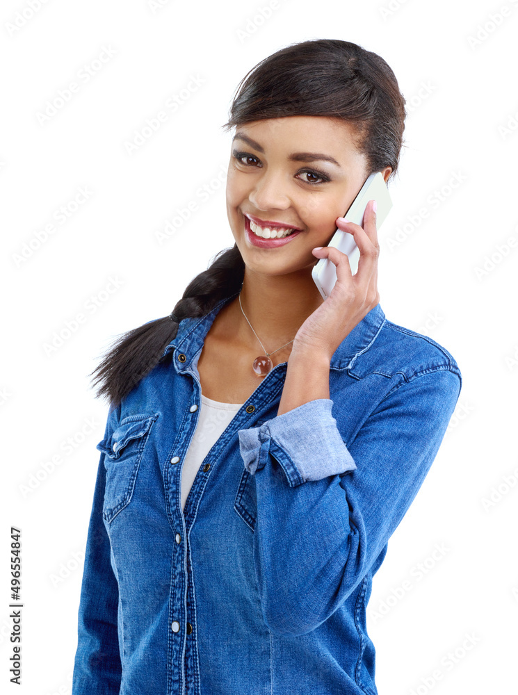 让别人开心，打个招呼。一名年轻女子用手机隔离在白色屏幕上的工作室镜头。