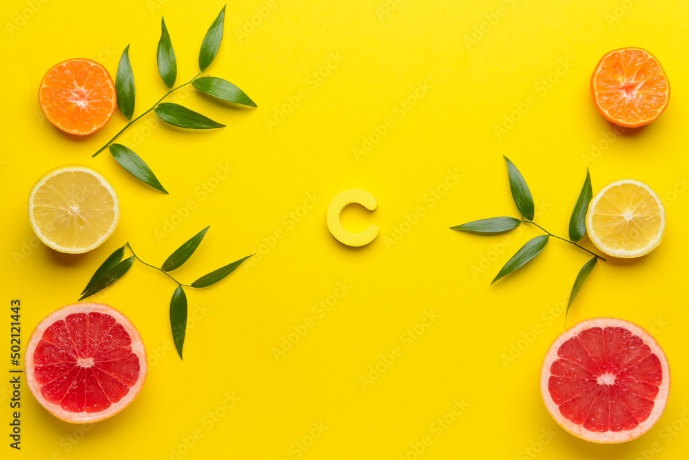 含有字母C、黄色背景下的植物叶子和柑橘类水果的成分