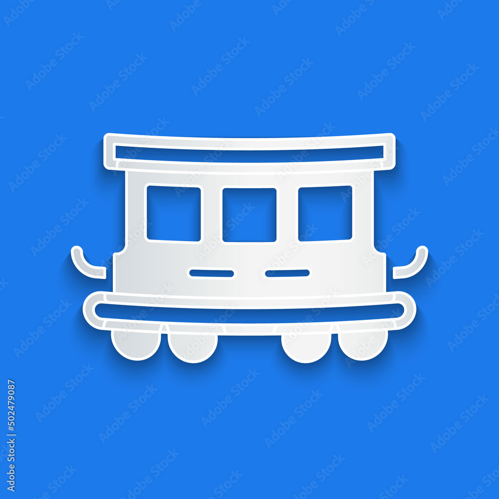 蓝色背景上隔离的剪纸客车玩具图标。铁路车厢。纸艺棚