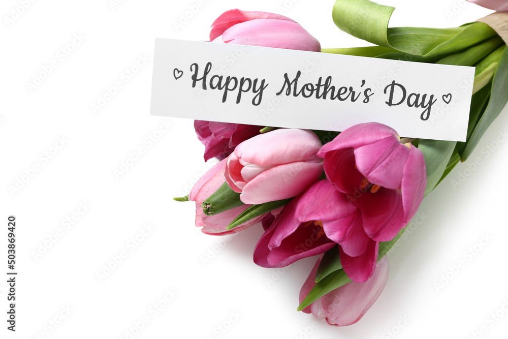 纸上写着母亲节快乐和白底粉色郁金香