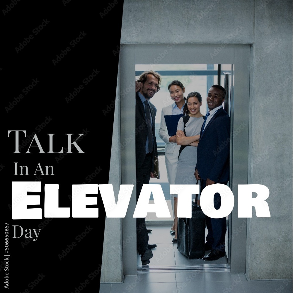 在电梯里与电梯里微笑的多种族商业同事交谈，复制空间